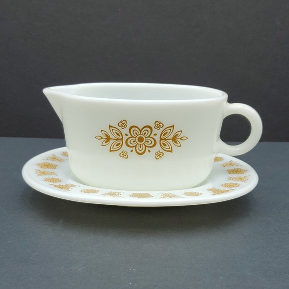 Pyrex Butterfly Gold Gravy Boat with Underplate Sauce Server and Plate - Picture 2 of 10